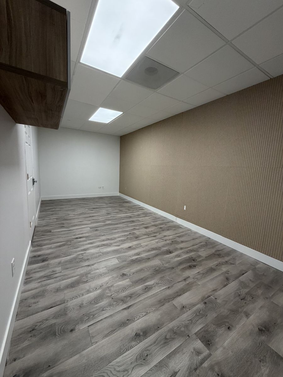 Office Space in Sandy. Great location.