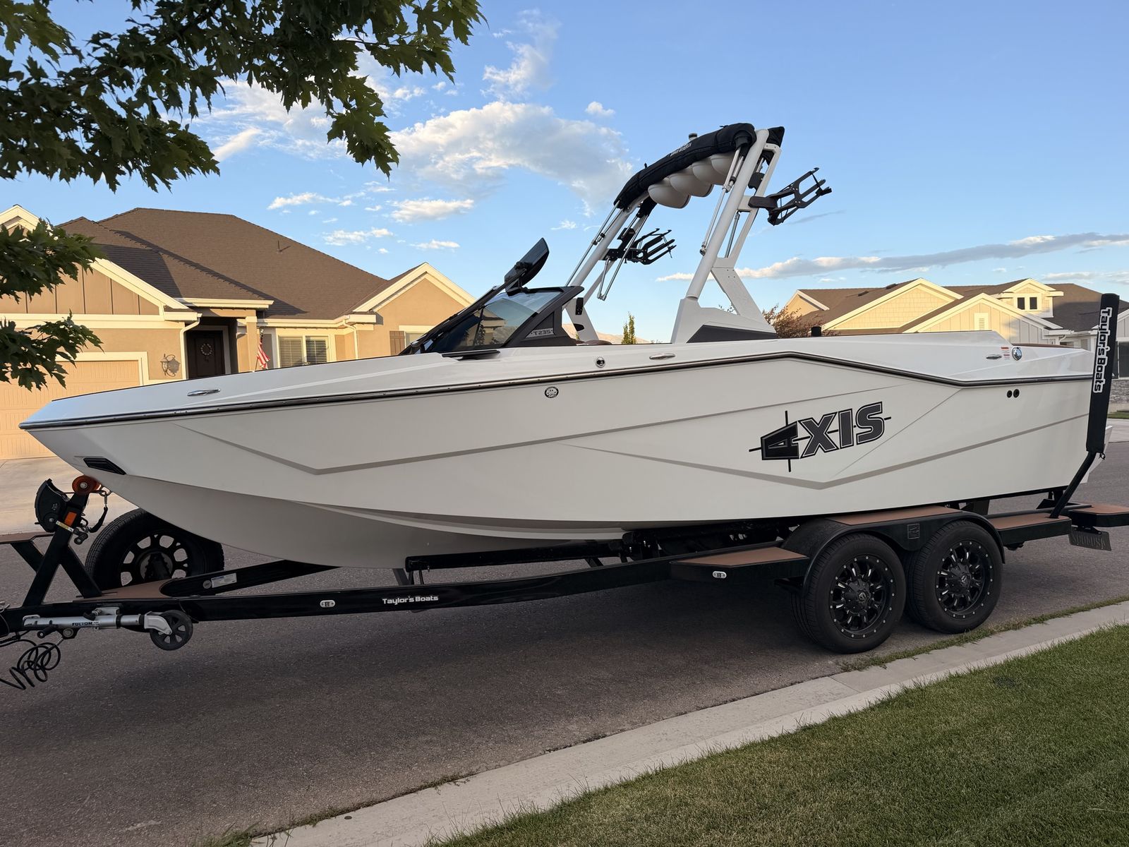2024 Axis T235