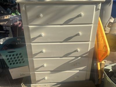 Vintage White 5-Drawer Wooden Chest of Drawers / Dresser