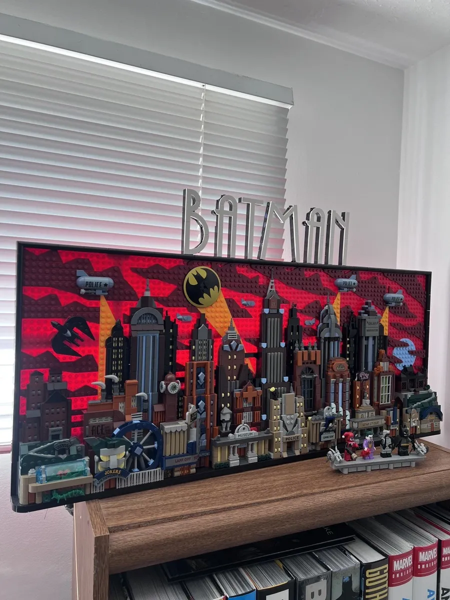Complete Lego Sets: Batman Gotham City, Fender Stratocaster, Pharrell Williams