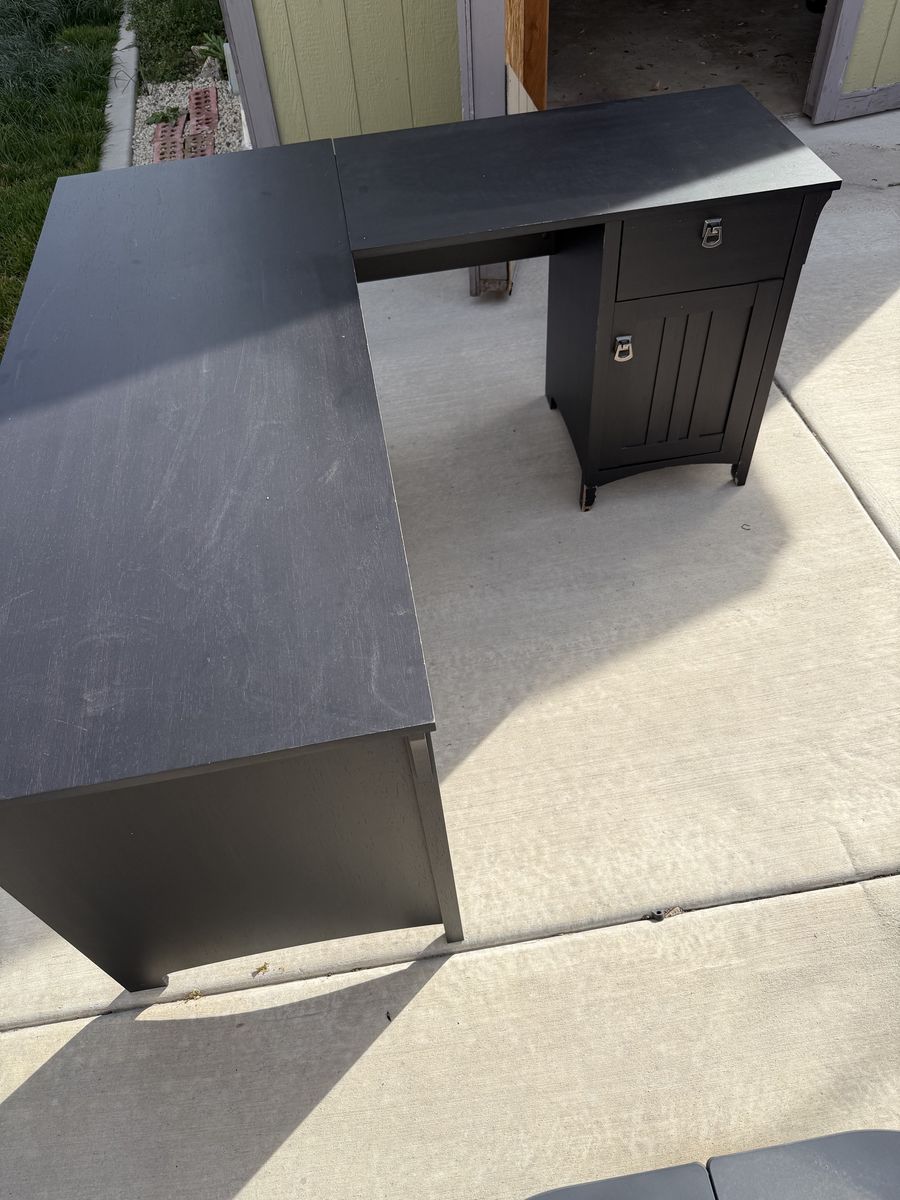 Corner Desk, 60in x 60in