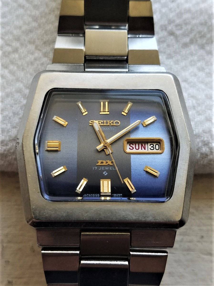 I’m selling a used vintage Seiko 6106-5529 in a Hexagon shaped stainless steel case