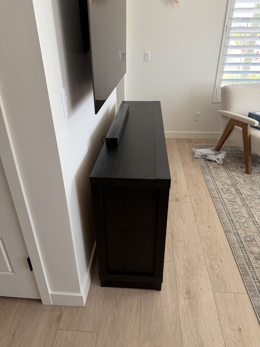 Main image 3