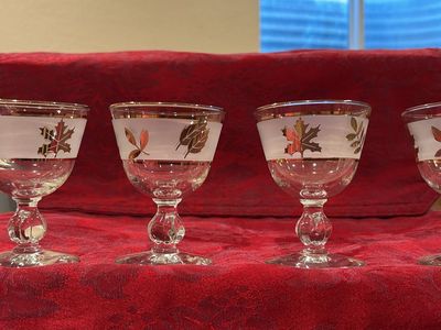 Vintage 1950s Libbey Gold Leaf Cordial Glasses