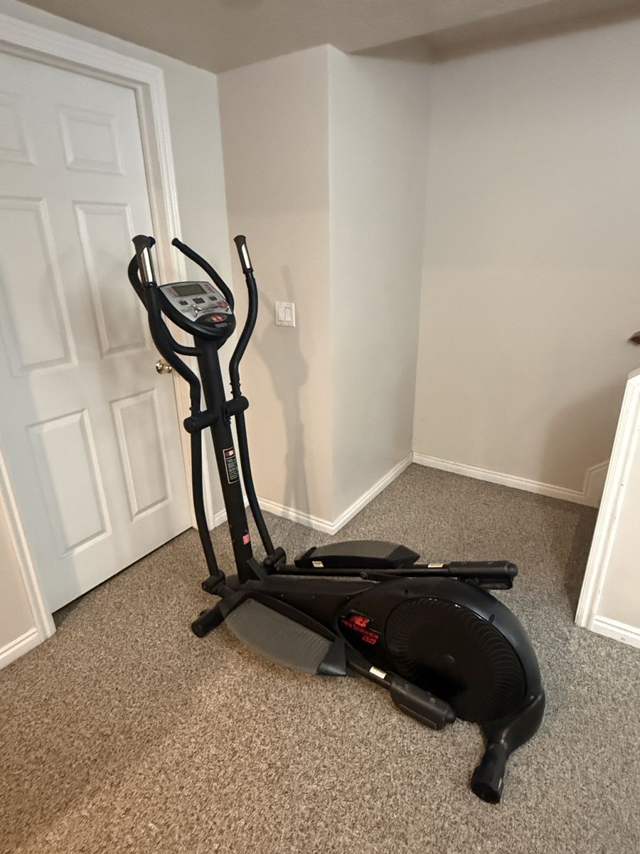New Balance Eliptical With 8 Levels & 12 Programs