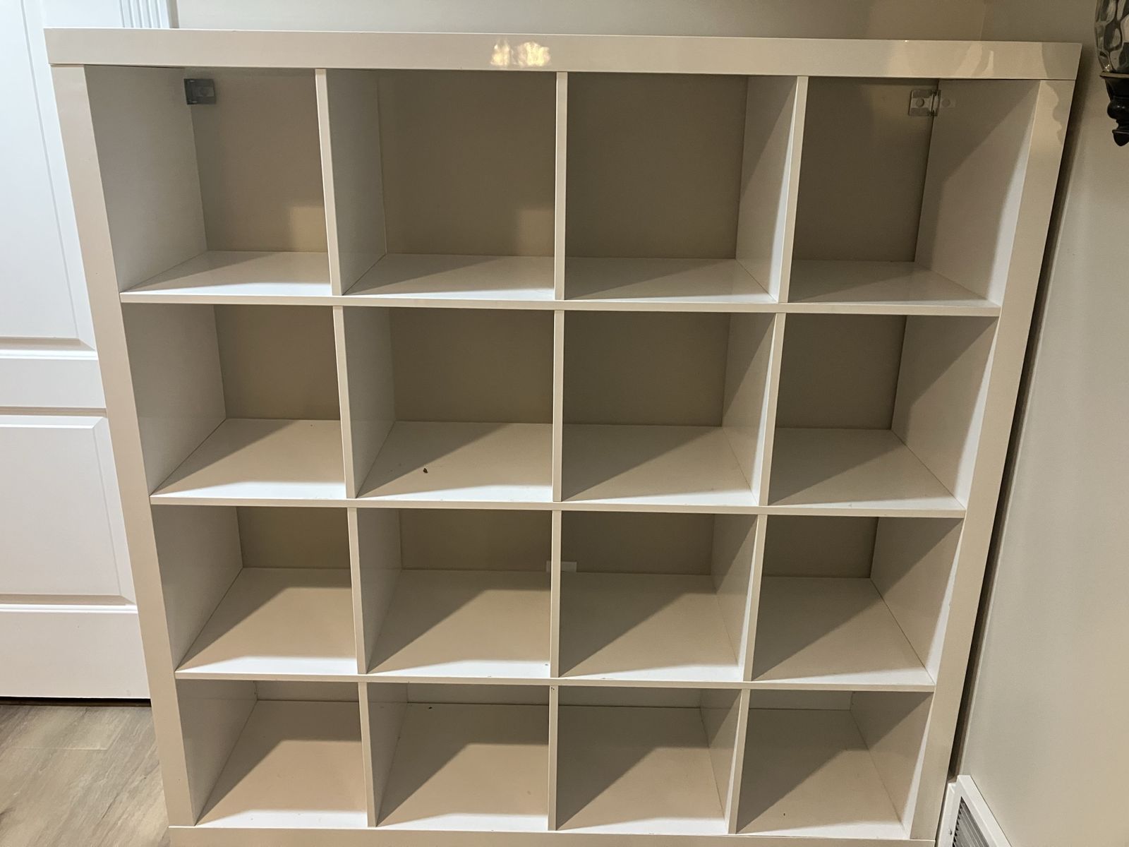 White 16-Cube Storage Shelf Organizer