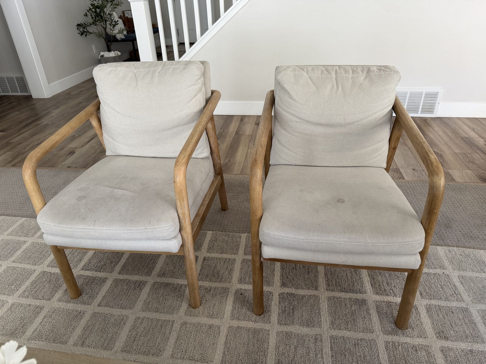 Accent chairs