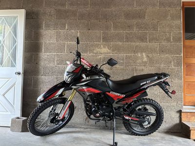 2023 CLJM Hawk 250cc DLX EFI Dual Sport / Enduro (Dirt/Street Legal)- 25 Miles