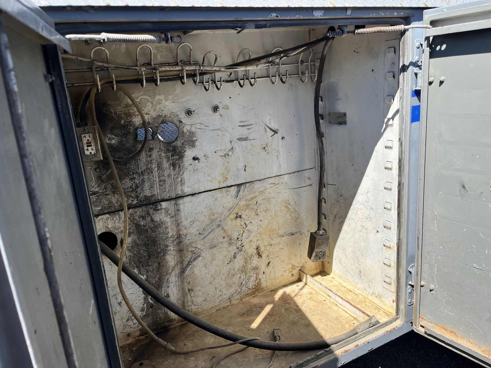 Main image 12