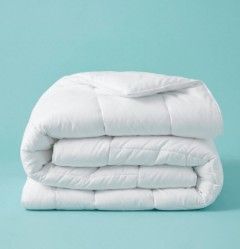 NEW SLEEPGRAM DREAMSLEEP KING/ CALIFORNIA KING COMFORTER (RETAILS: $125)