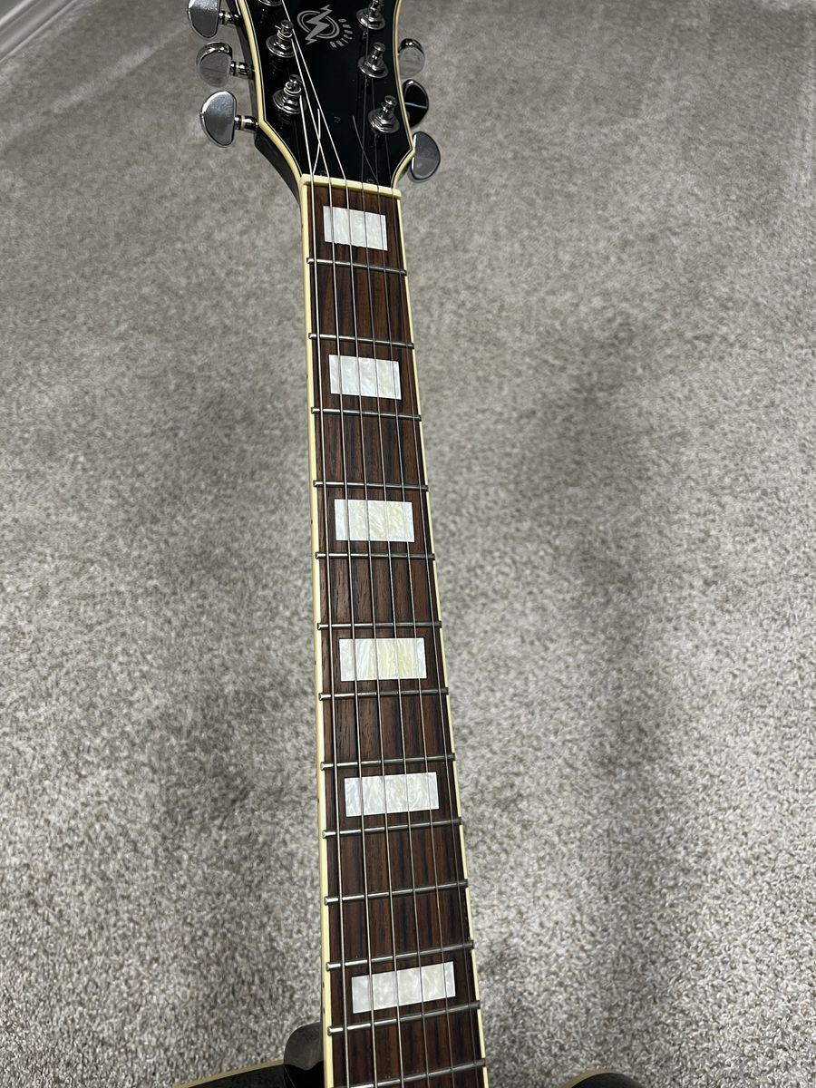 Main image 5