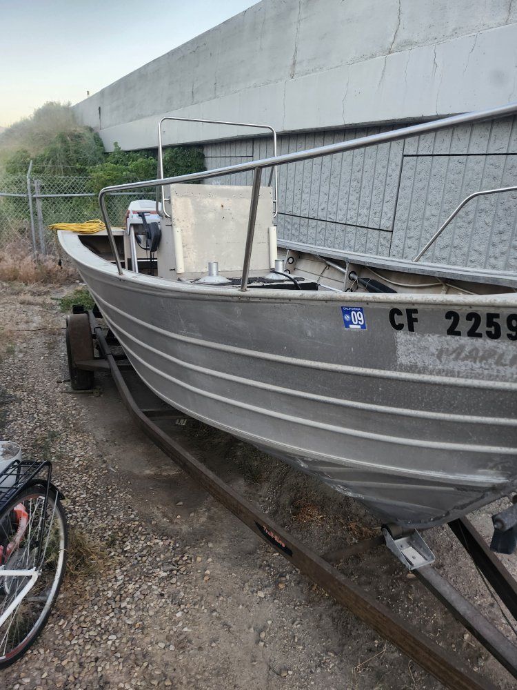 22' Bay Runner welded aluminum fishing boat