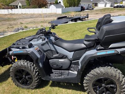 Low Low miles 2023 Can-Am max 850, V-Twin EFI 4X4