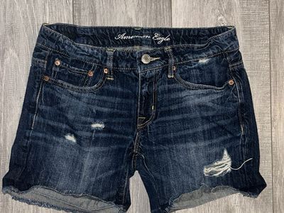 American Eagle Distressed Denim Shorts Size 2