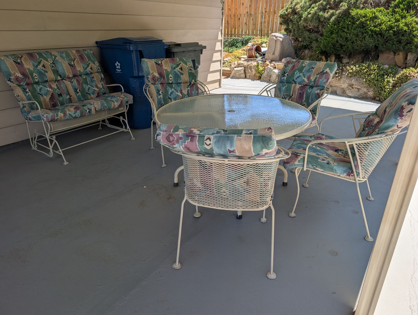 Vintage Southwestern Mesh Patio Set (Table +4 Chairs)