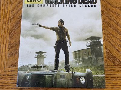 The Walking Dead: The Complete Third Season Blu-ray Disc Set