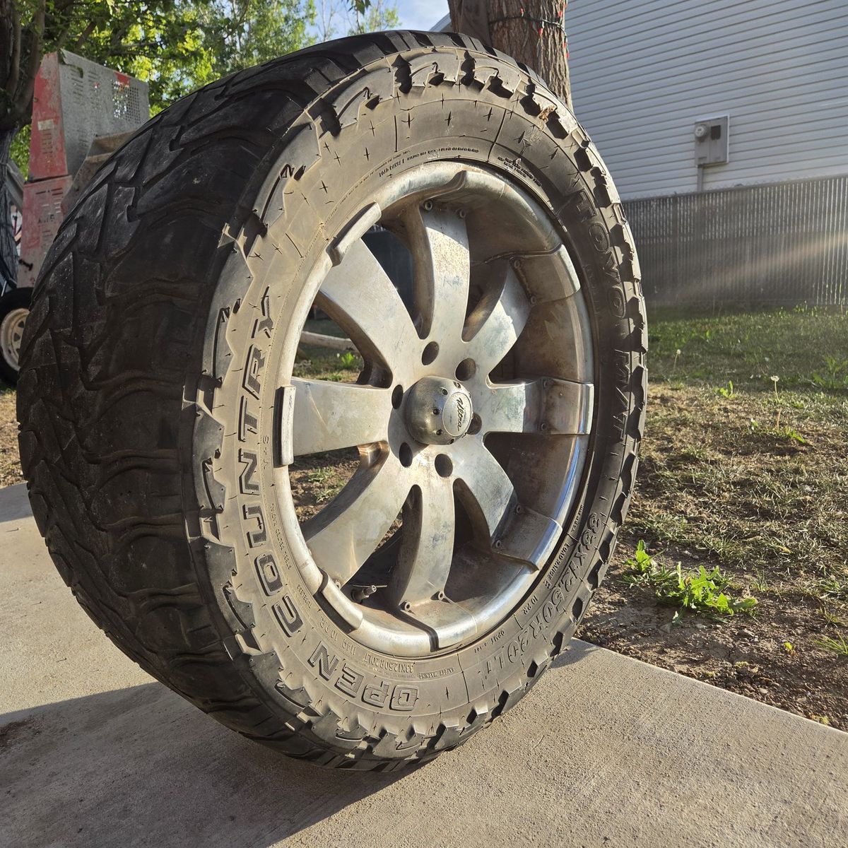 33 x 12.50 r20 wheels and tires Tremonton UT