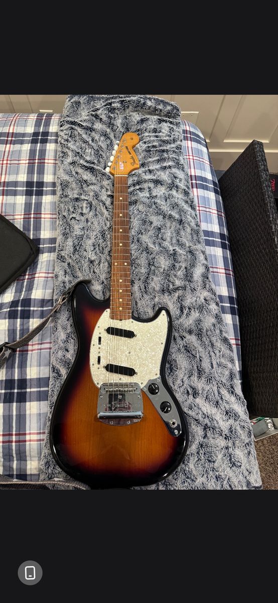 Fender Mustang Vintera II Electric Guitar Sunburst