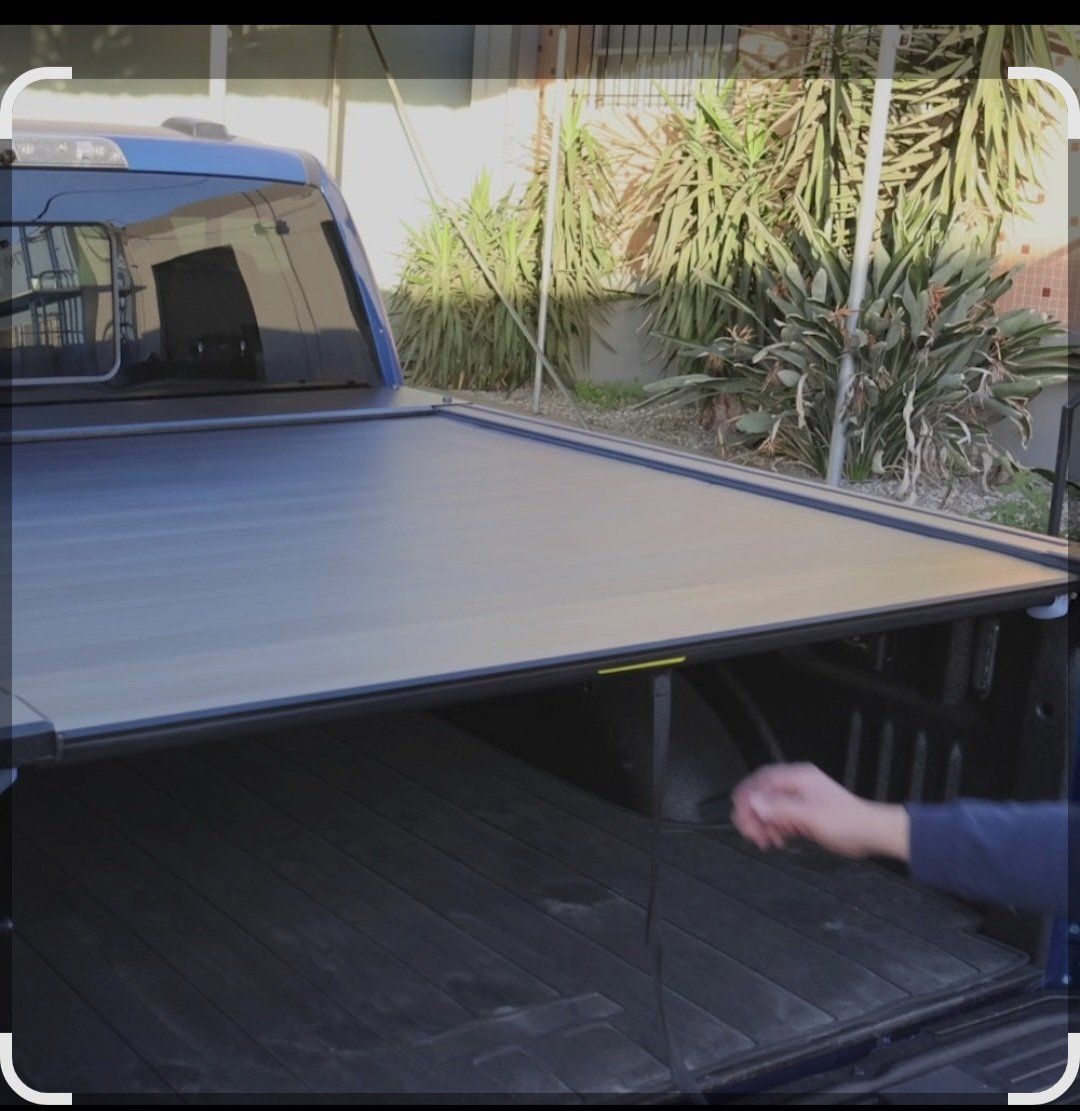 Roll & Lock bed cover