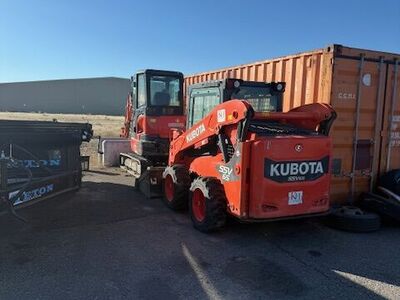KUBOTA SSV 65 SKID STEER