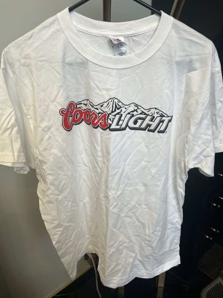 Brand New Vintage Coors Light Mountain T-shirt
