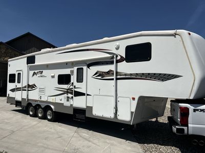 Excellent 2009 Raptor 3612 Toy Hauler Trailer