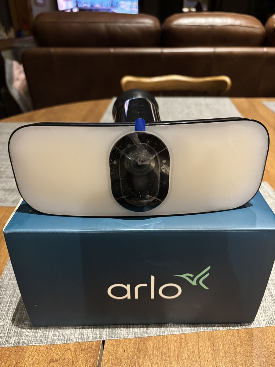 Arlo Security FloodLight/Panel Charger/Yard sign