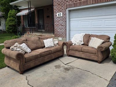 Free Delivery! Couch and Loveseat