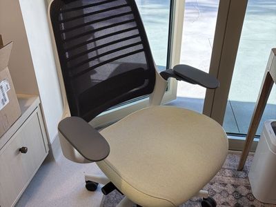 Set of 2 Steelcase Series 1 Computer Chairs Excellent Condition