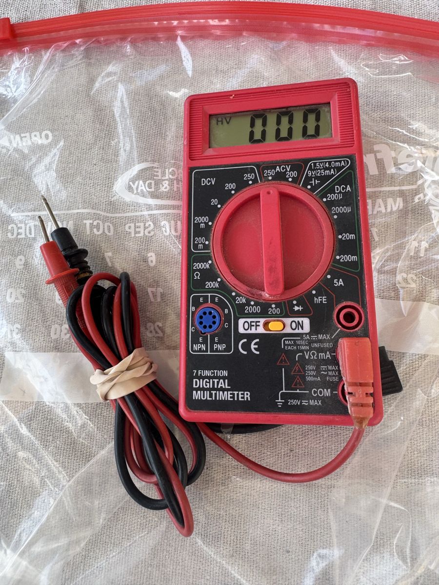 7 function digital multimeter with cable