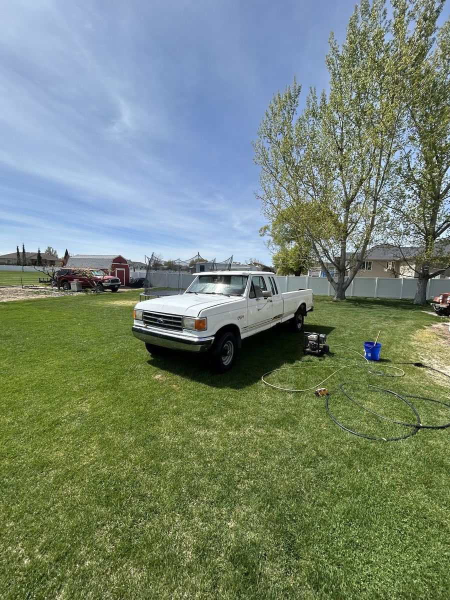 1989 Ford F-250 XLT Lariat