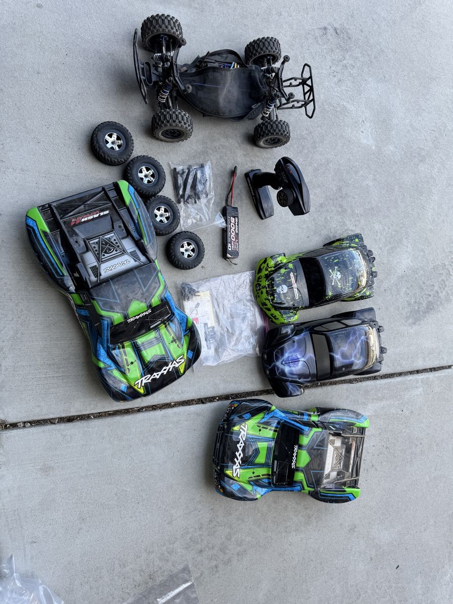 Traxxas Slash 4x4 VXL Ultimate! RC Car Lot - (Chassis, controller with link, 3 extra Bodies, Extra Wheels/Parts, battery, RTR