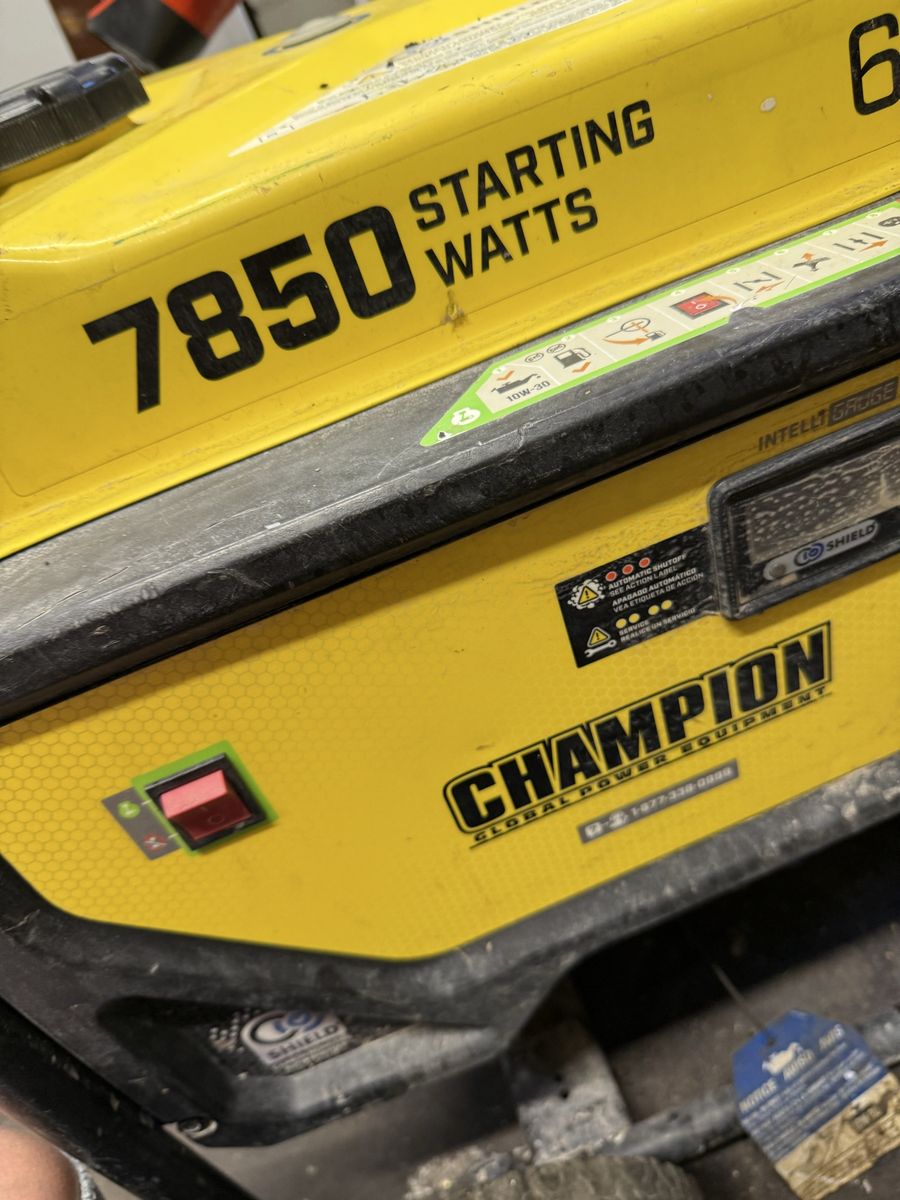 Champion Portable Generator 7850 Starting / 6250 Running Watts