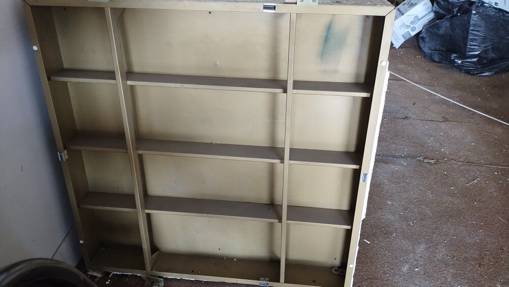 Tri-Mirror Medicine cabinet