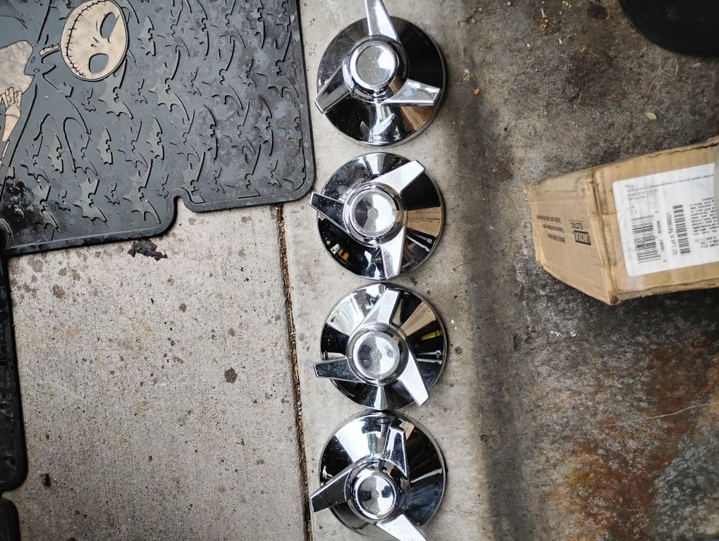Set of 4 Chrome Spinner Wheel Hub Caps