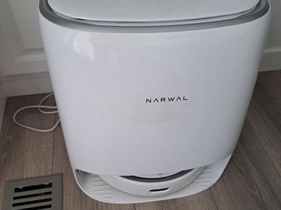 Narwal Freo Robot Vacuum and Mop with Base Station and Accessories