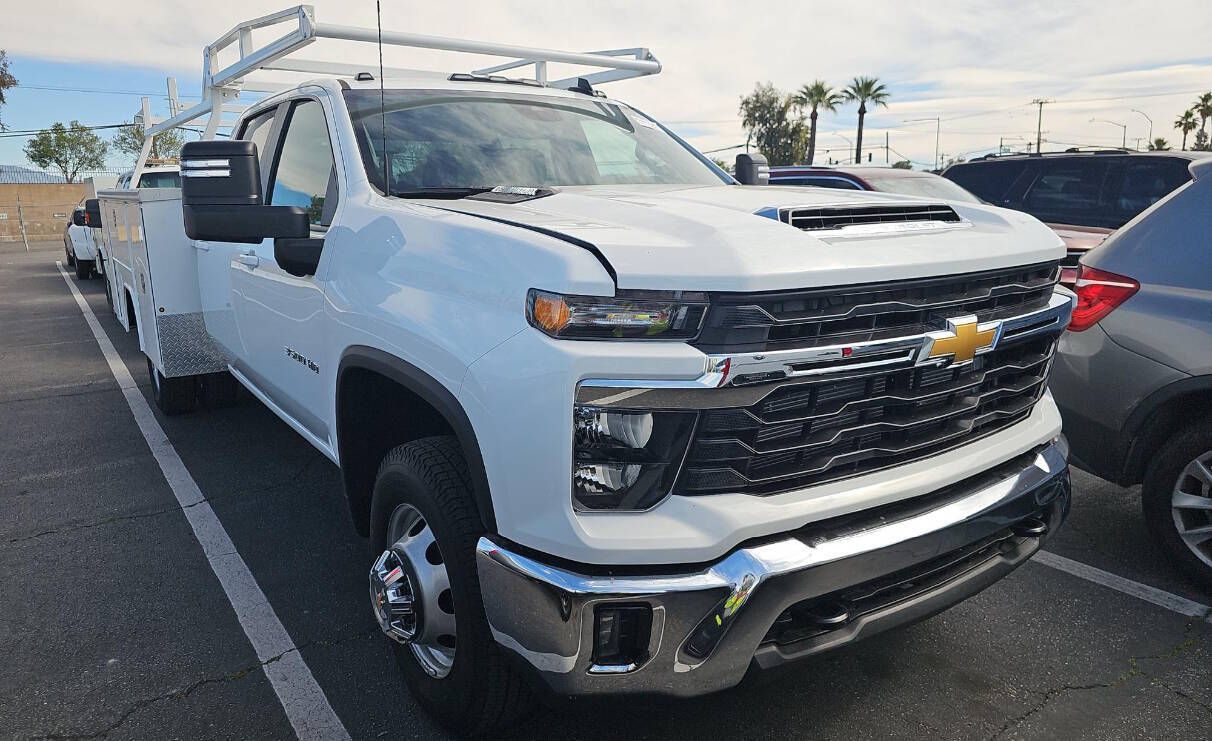 2025 Chevrolet Silverado 3500HD CC LT