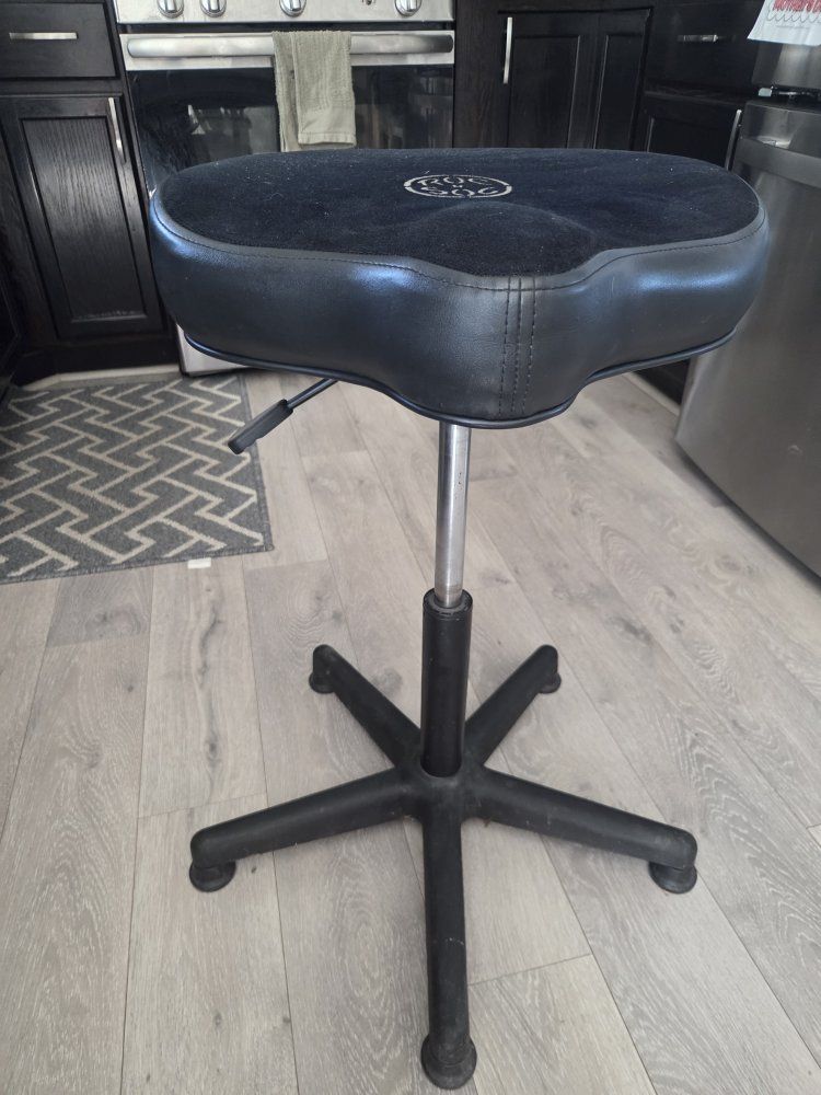 Roc-N-Soc Nitro Drum Throne Hydraulic Stool - Black Saddle Seat