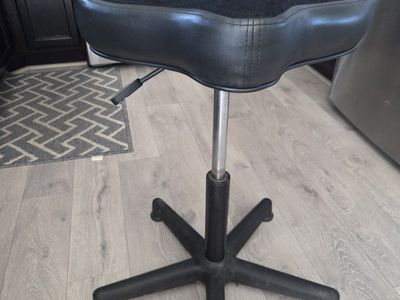 Roc-N-Soc Nitro Drum Throne Hydraulic Stool - Black Saddle Seat