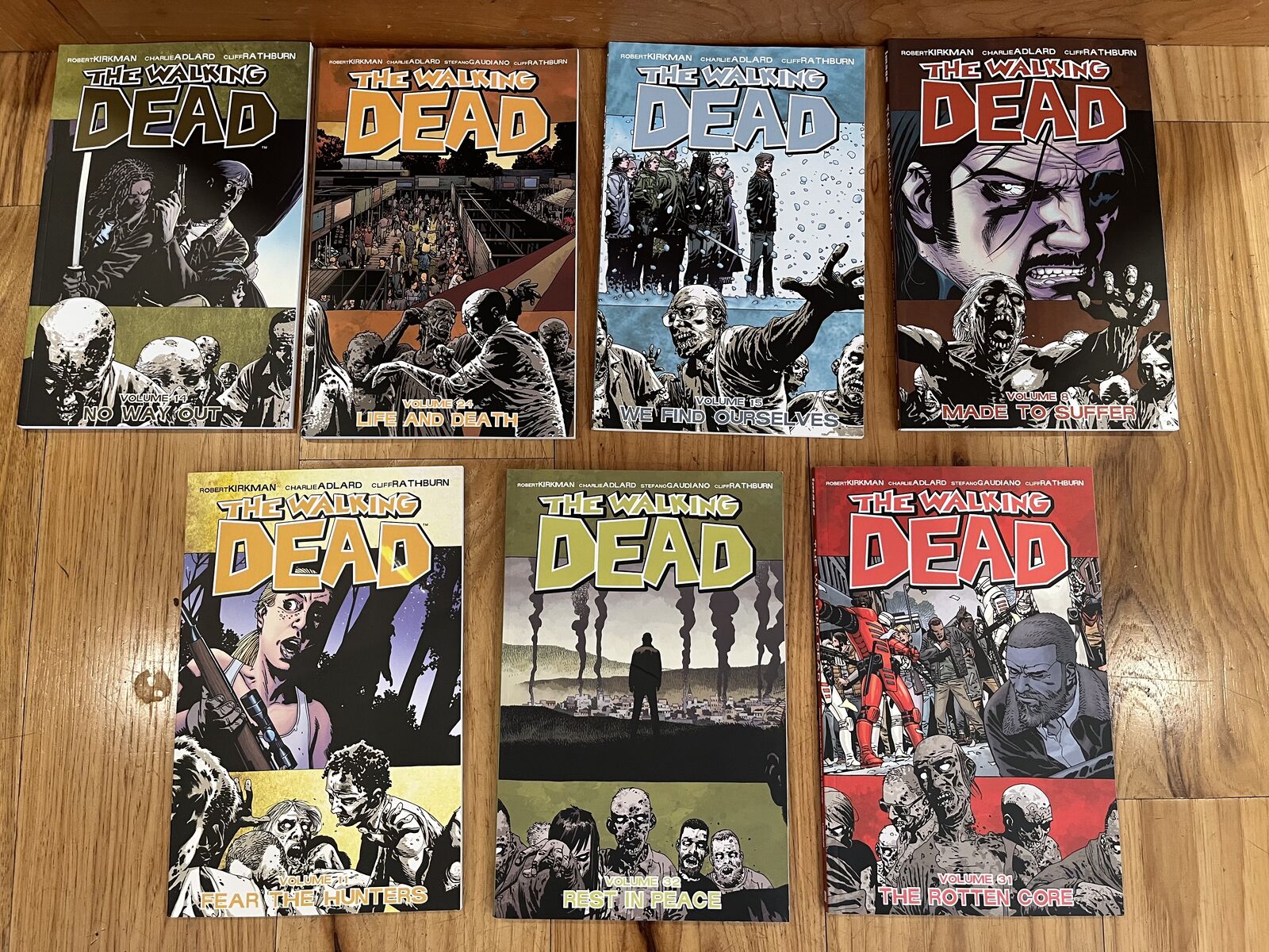 NEW 7 Walking Dead Graphic Novels
