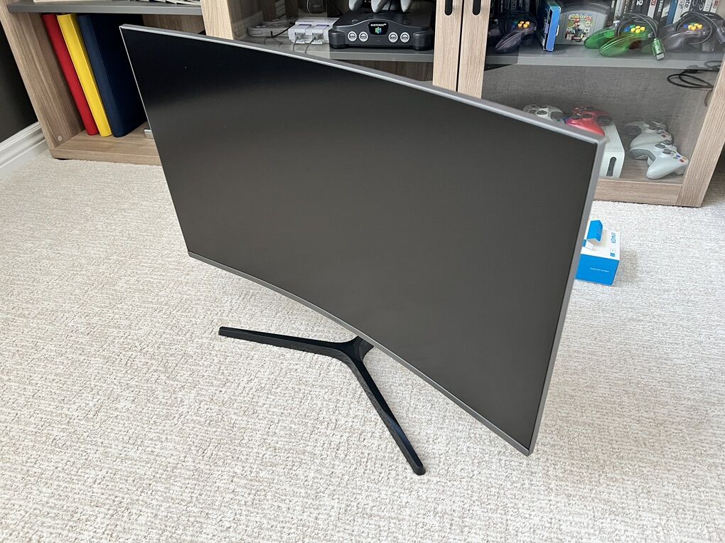 32” Samsung 1440p 144hz gaming monitor
