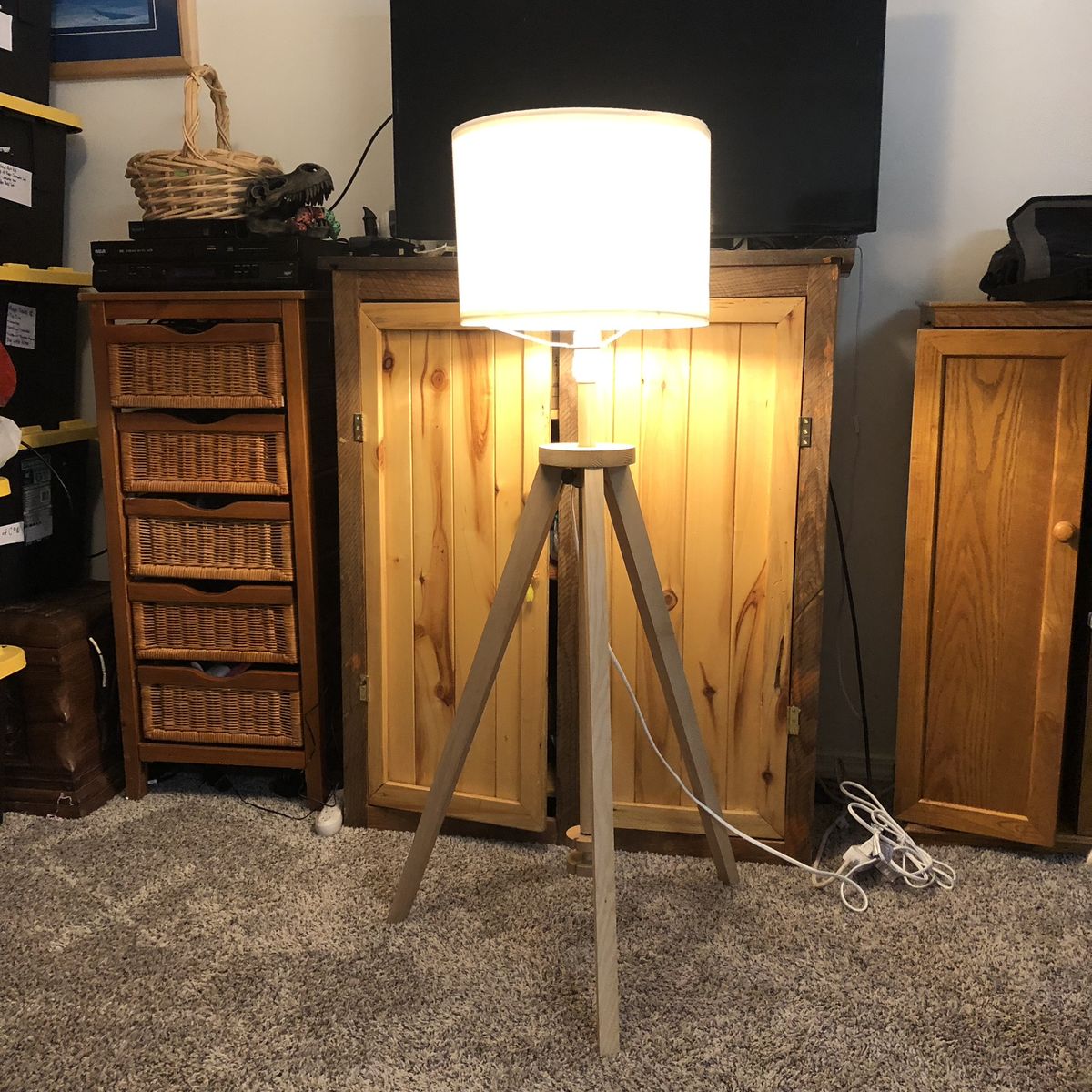 Adjustable Lamp (Height adjustable) (Ikea I think)