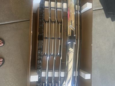Chevrolet Silverado Front Grille Assembly - Chrome and Black for 2025 Chevy Tahoe Brand New