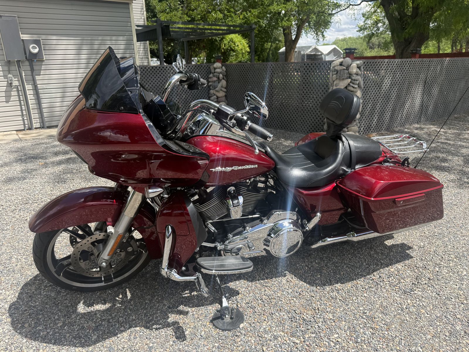 2017 Harley Davidson Road Guide Special with Kendall Fold up Travel Trailer to Store in Garage