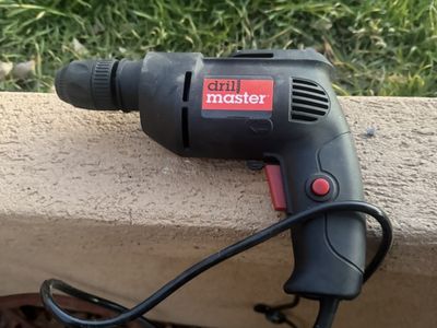 Drill Master Black 60614 3.2 Amp 3/8 In. Variable Speed reversible drill