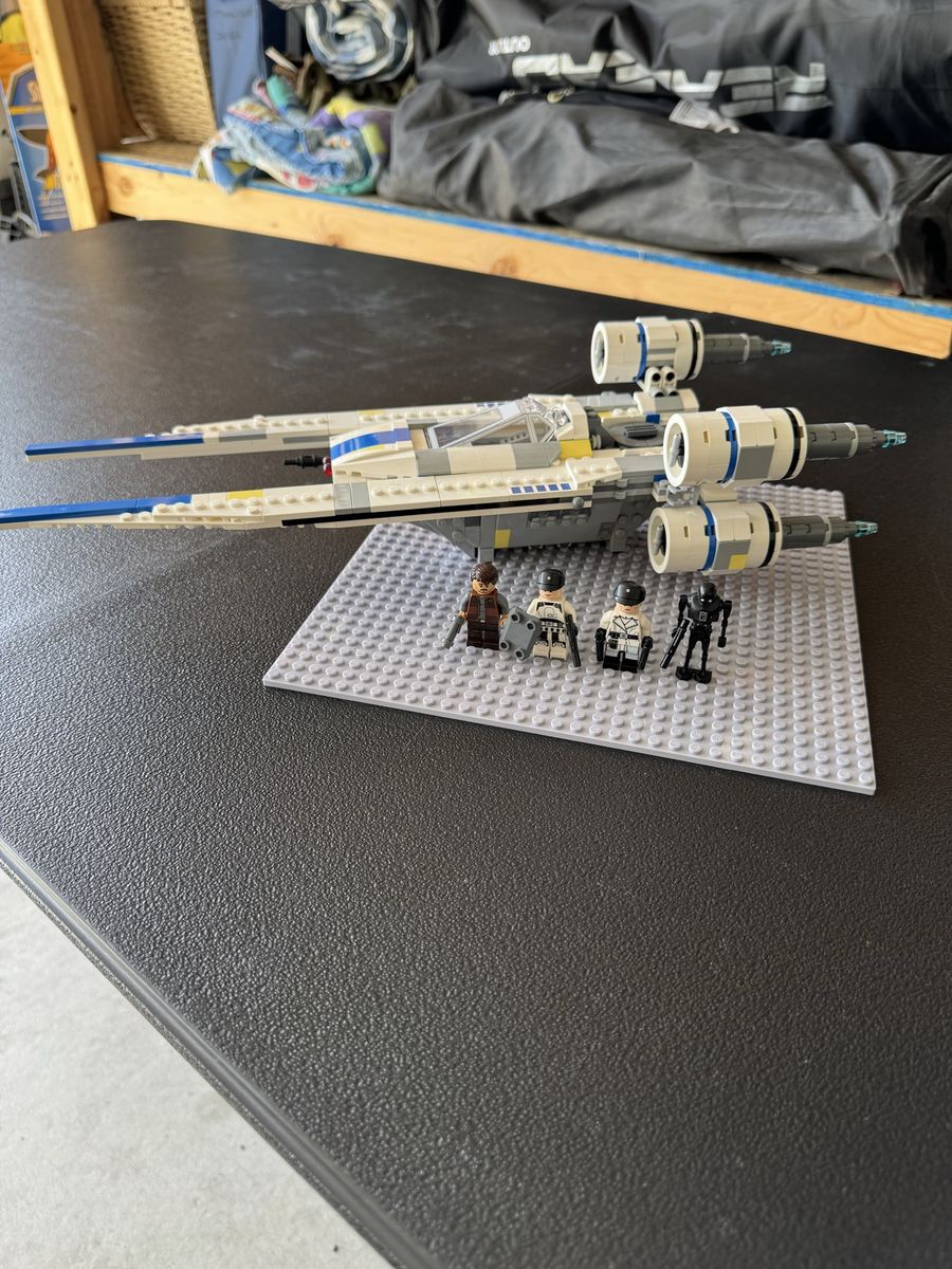 Lego Star Wars U-Wing Fighter 75155 - Fully Built Set with Minifigures