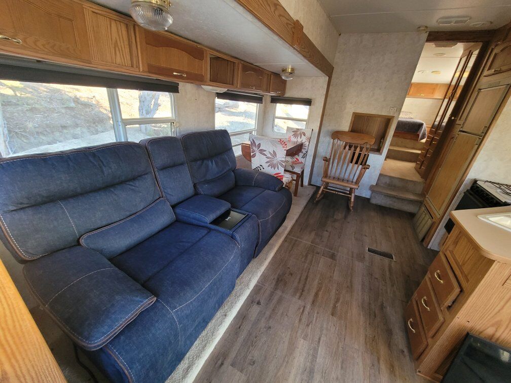 2001 Keystone Cougar 5th Wheel 8k