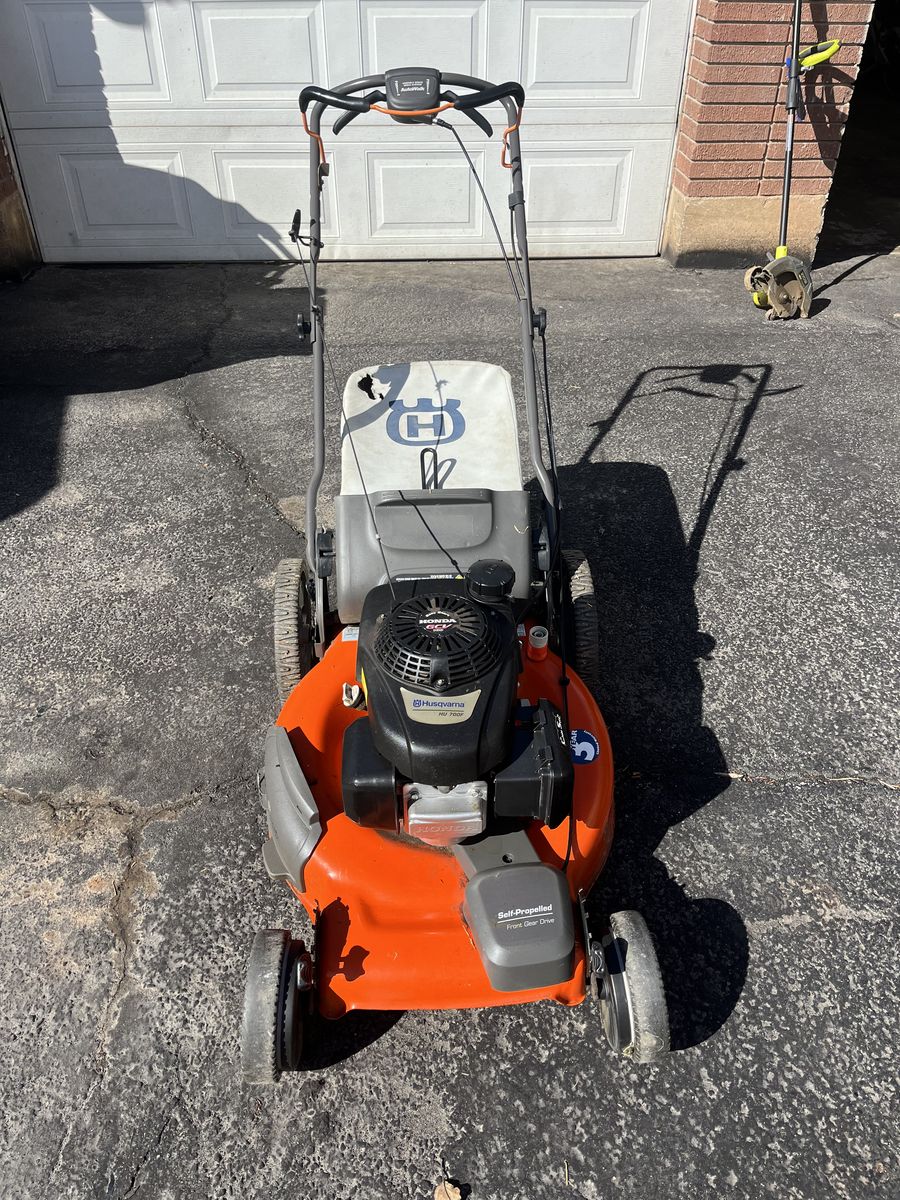 Husqvarna 22inch HU 700F