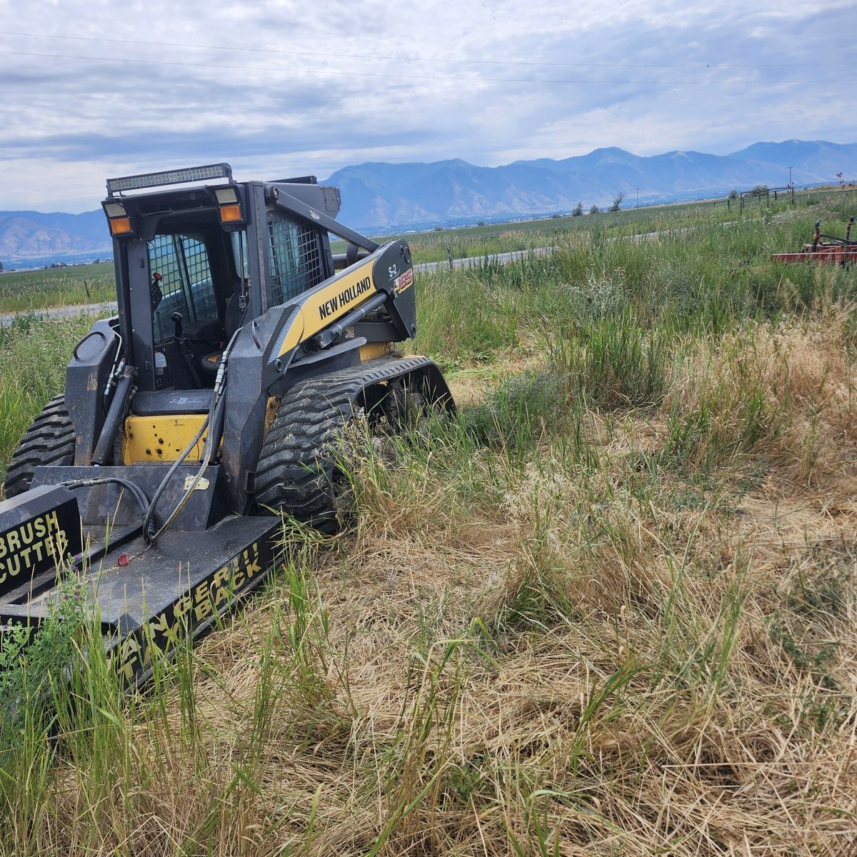 New Holland Skid loader s l185