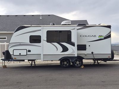 2020 Keystone Cougar Half-Ton 22RBSWE Travel Trailer - 26ft with Slide-Out